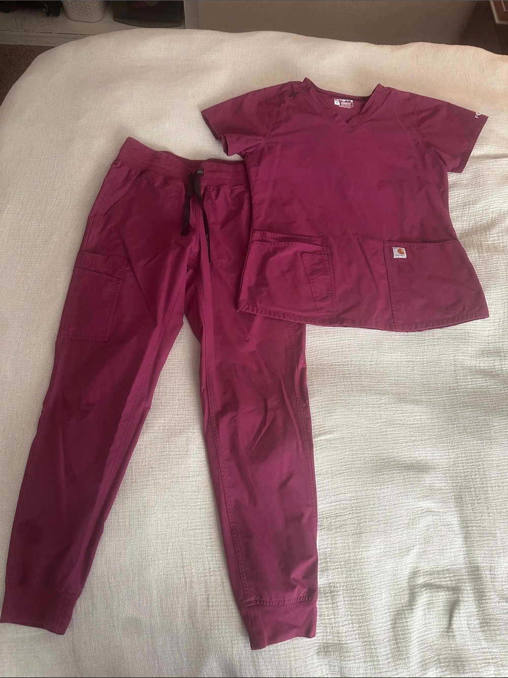 Carhartt Women’s Burgundy Short Sleeve Scrub Top & Jogger Pants Set